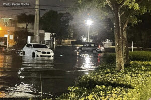 Record Rains Leave Oakland Park Streets Flooded